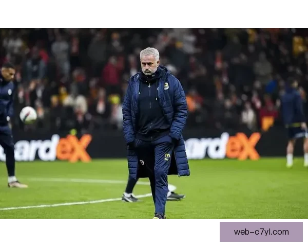 穆里尼奥因歧视风波缺席发布会